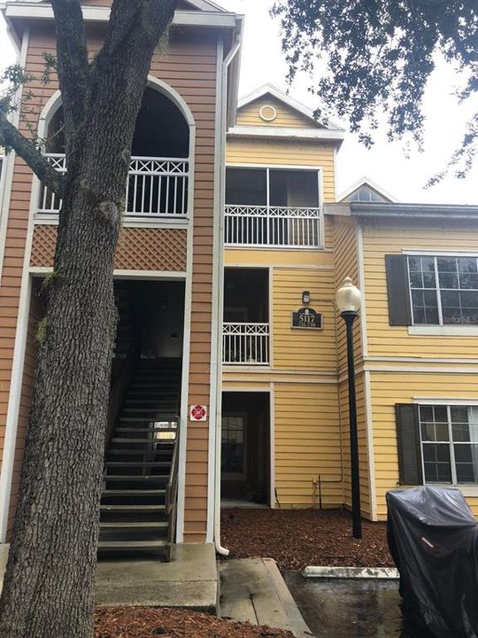 Active With Contract: $1,250 (1 beds, 1 baths, 650 Square Feet)