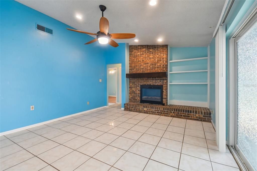 For Sale: $485,000 (4 beds, 2 baths, 2053 Square Feet)