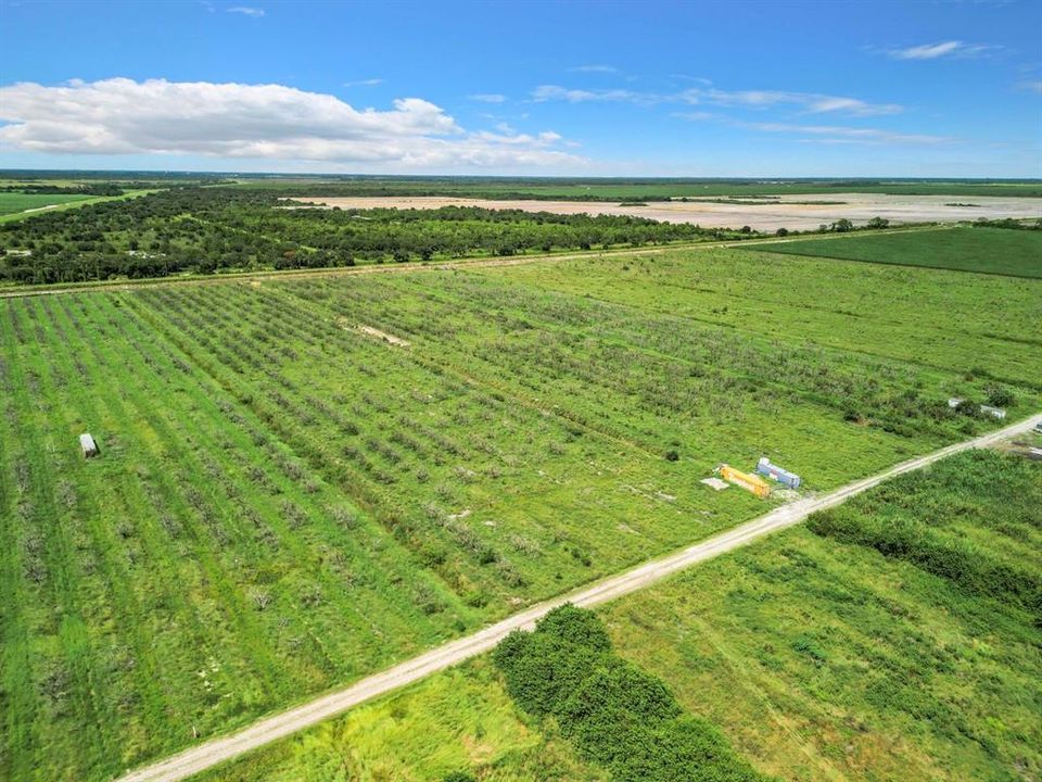 На продажу: $264,900 (19.43 acres)