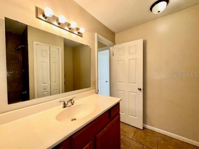 For Rent: $1,349 (2 beds, 1 baths, 1044 Square Feet)