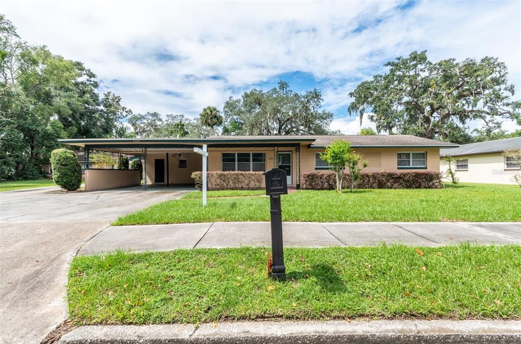 For Sale: $490,000 (3 beds, 3 baths, 2700 Square Feet)