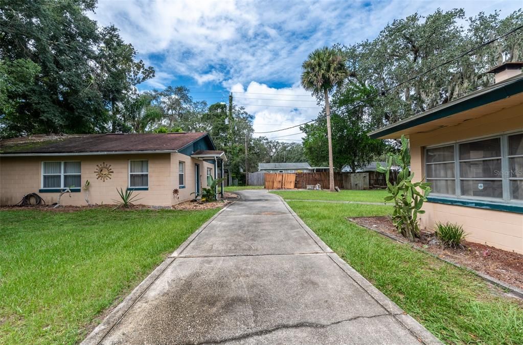 For Sale: $490,000 (3 beds, 3 baths, 2700 Square Feet)