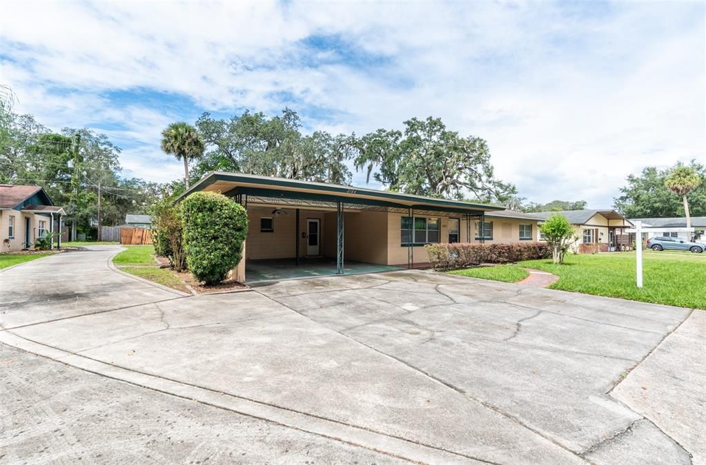 For Sale: $490,000 (3 beds, 3 baths, 2700 Square Feet)