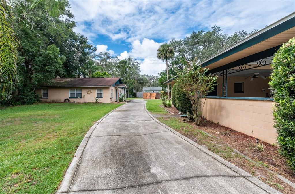 For Sale: $490,000 (3 beds, 3 baths, 2700 Square Feet)