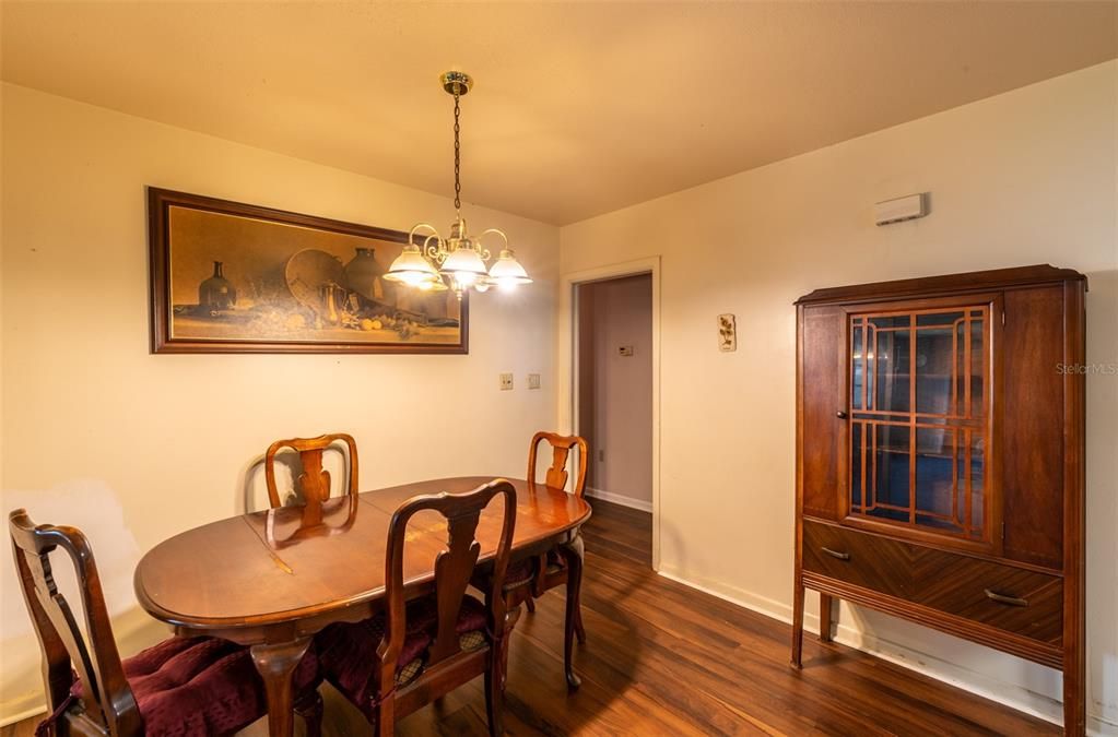 For Sale: $490,000 (3 beds, 3 baths, 2700 Square Feet)