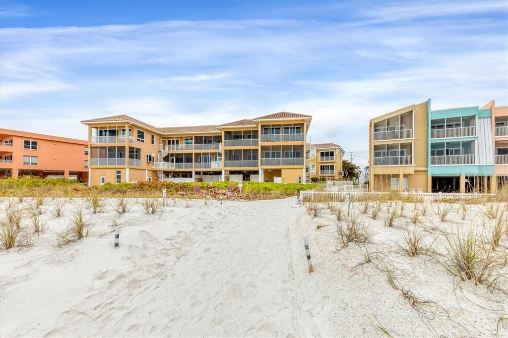 На продажу: $1,599,000 (3 спален, 2 ванн, 1212 Квадратных фут)