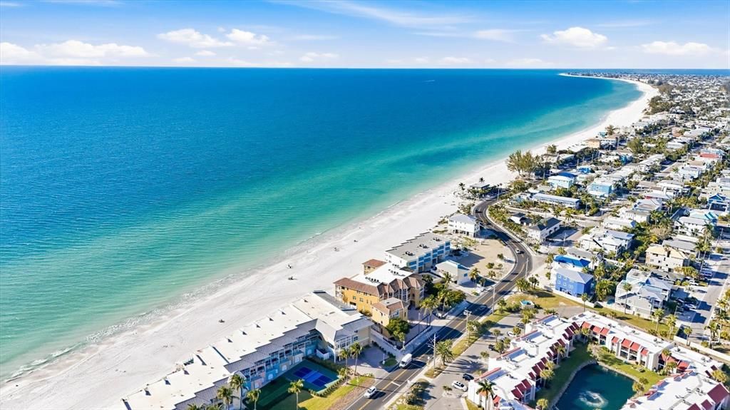 На продажу: $1,599,000 (3 спален, 2 ванн, 1212 Квадратных фут)