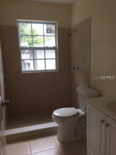 For Rent: $1,095 (1 beds, 1 baths, 650 Square Feet)