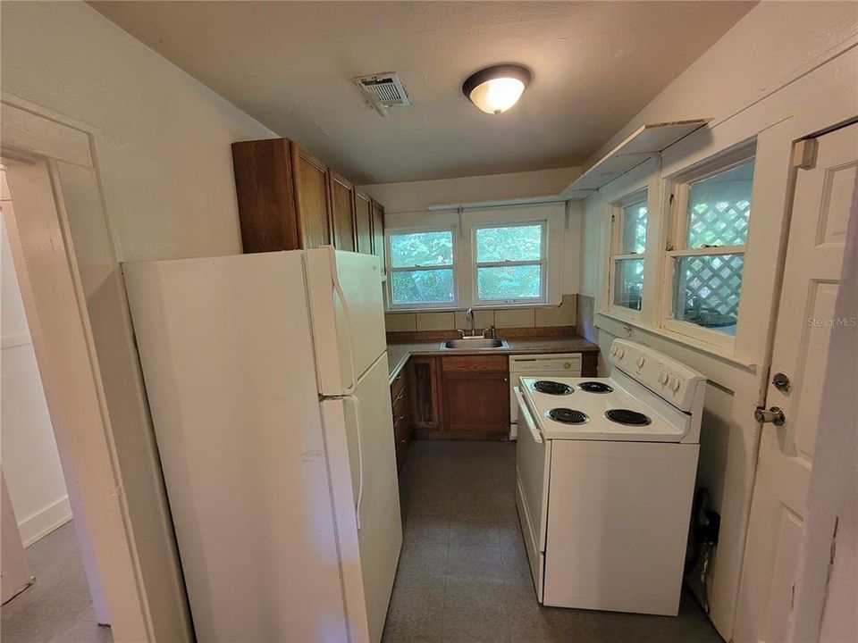 For Rent: $1,200 (2 beds, 1 baths, 624 Square Feet)