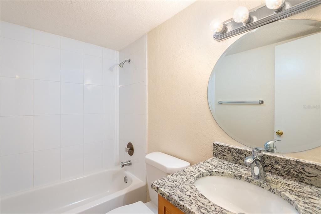 Active With Contract: $1,450 (2 beds, 1 baths, 700 Square Feet)