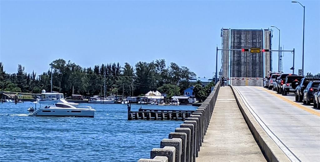 Stopped on Cortez Bridge for boaters