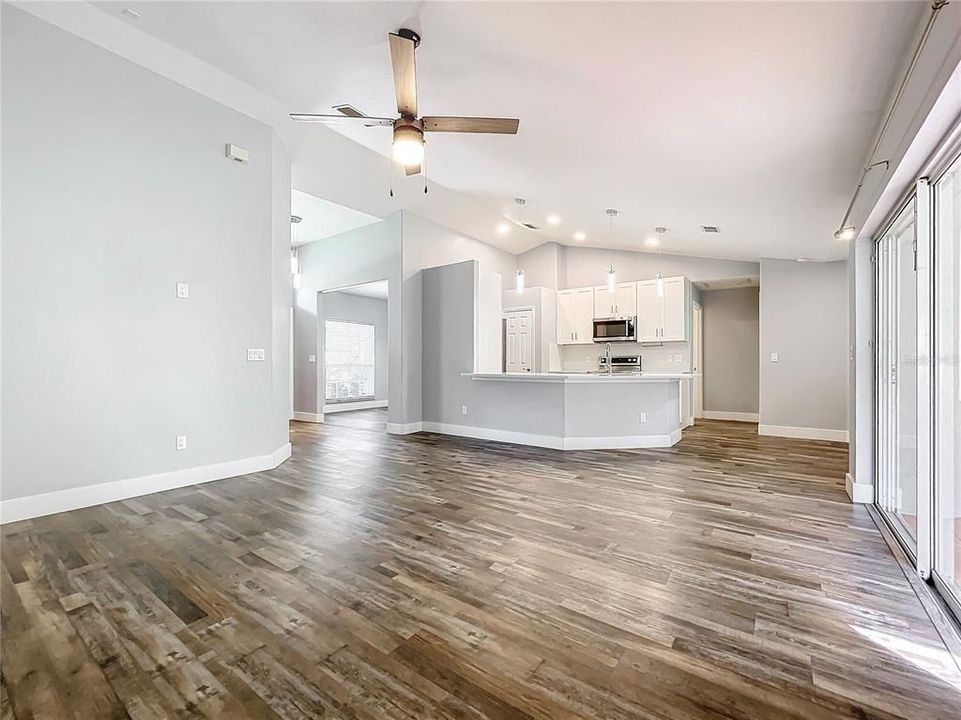 For Sale: $428,000 (3 beds, 2 baths, 1678 Square Feet)