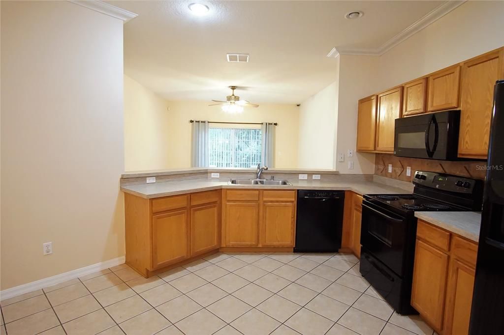 For Rent: $2,549 (4 beds, 2 baths, 2196 Square Feet)