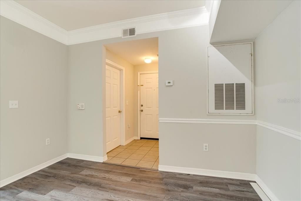 Active With Contract: $1,700 (2 beds, 2 baths, 1107 Square Feet)