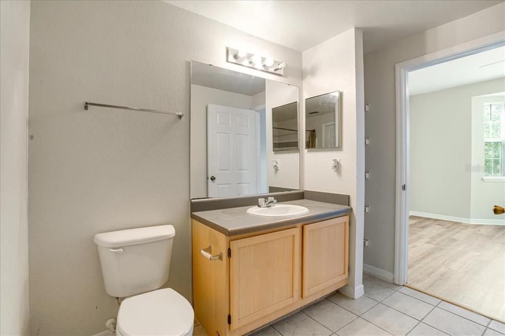 Active With Contract: $1,700 (2 beds, 2 baths, 1107 Square Feet)