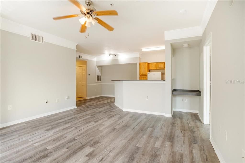 Active With Contract: $1,700 (2 beds, 2 baths, 1107 Square Feet)