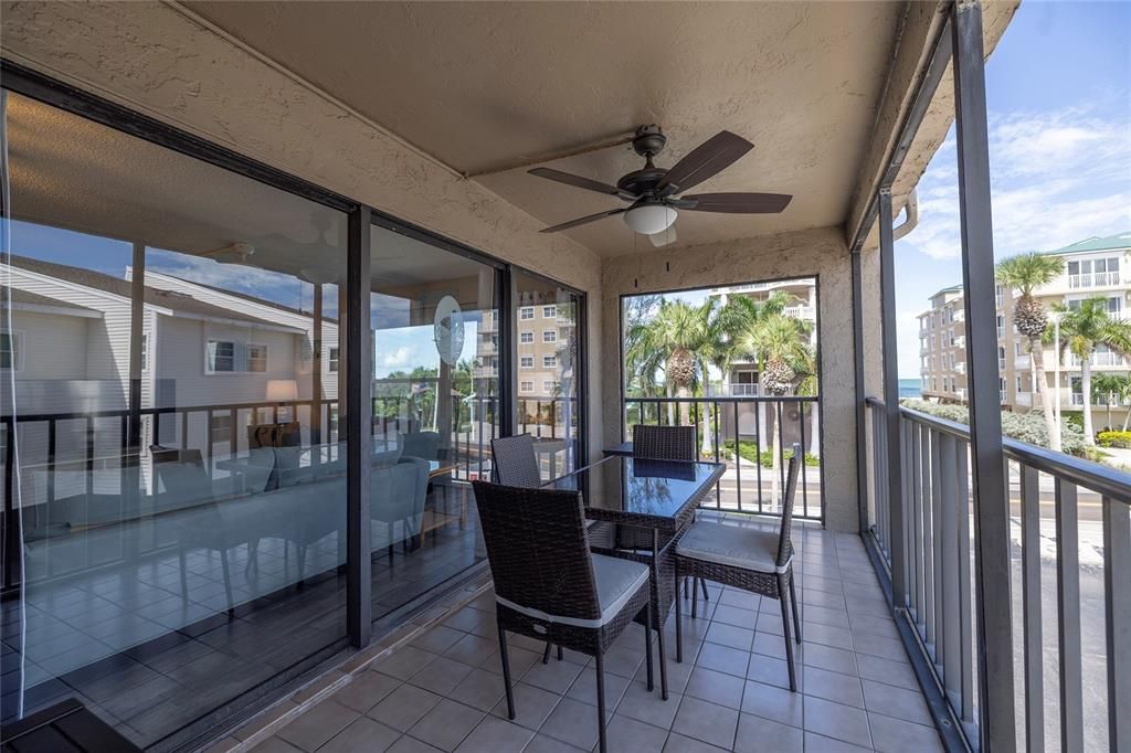 Active With Contract: $605,000 (2 beds, 2 baths, 1285 Square Feet)