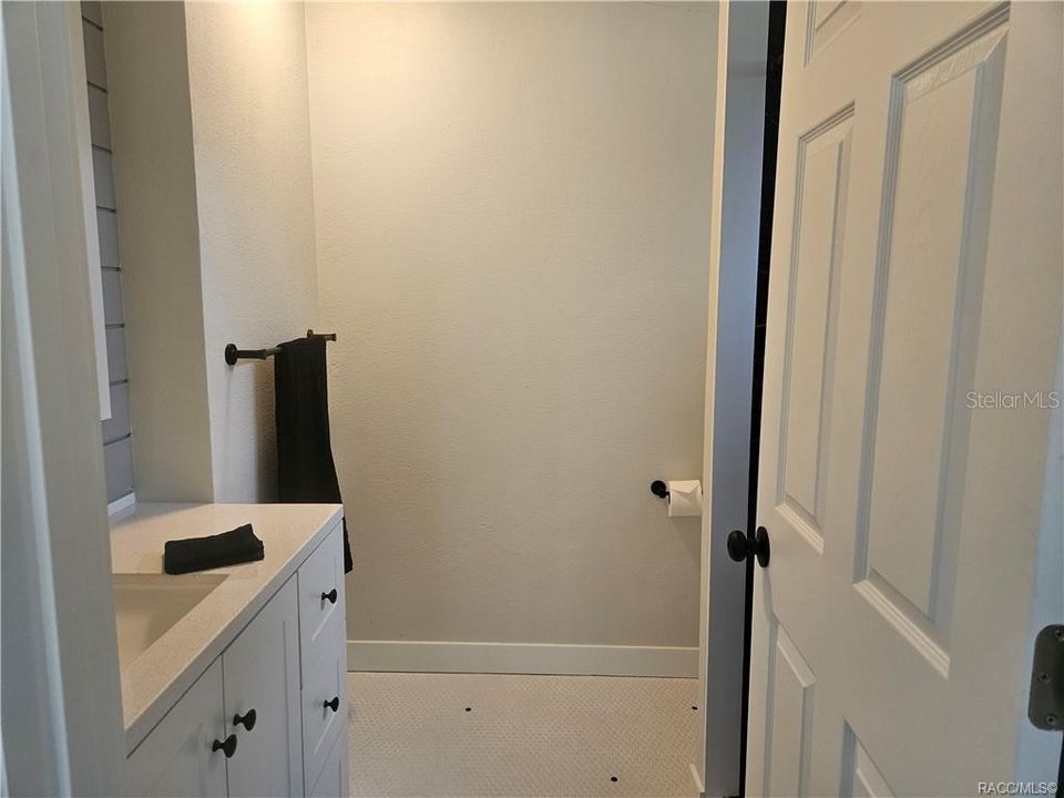 For Sale: $189,500 (2 beds, 2 baths, 924 Square Feet)