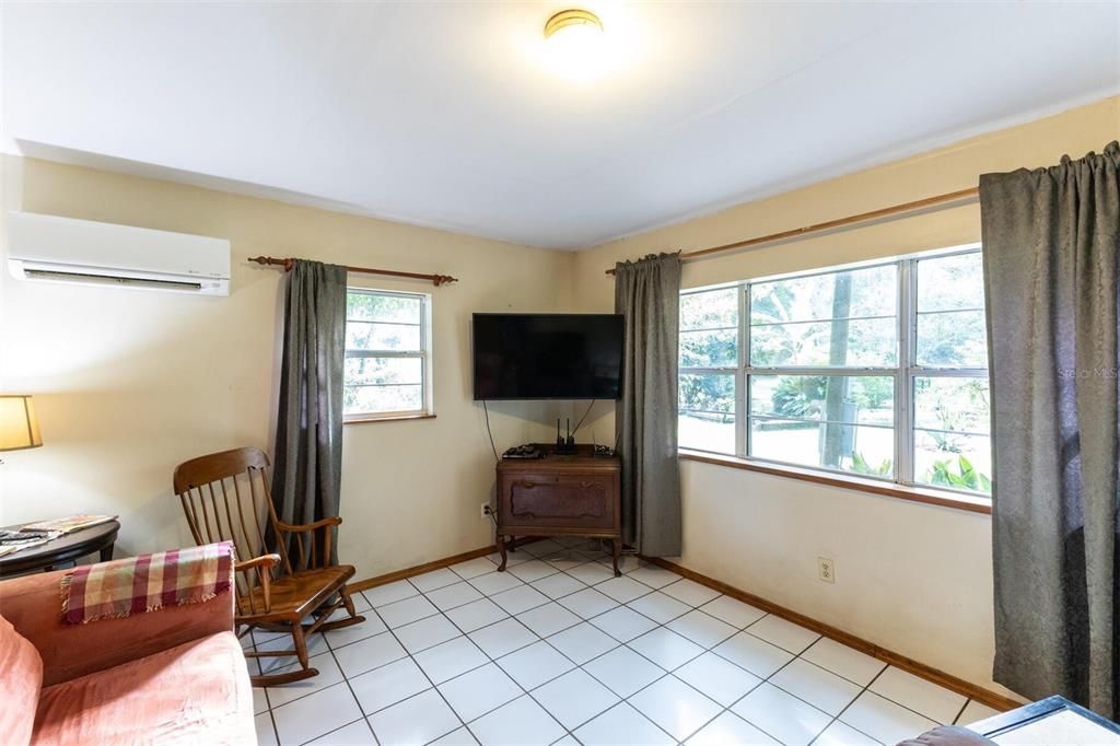 For Sale: $299,000 (3 beds, 2 baths, 1280 Square Feet)