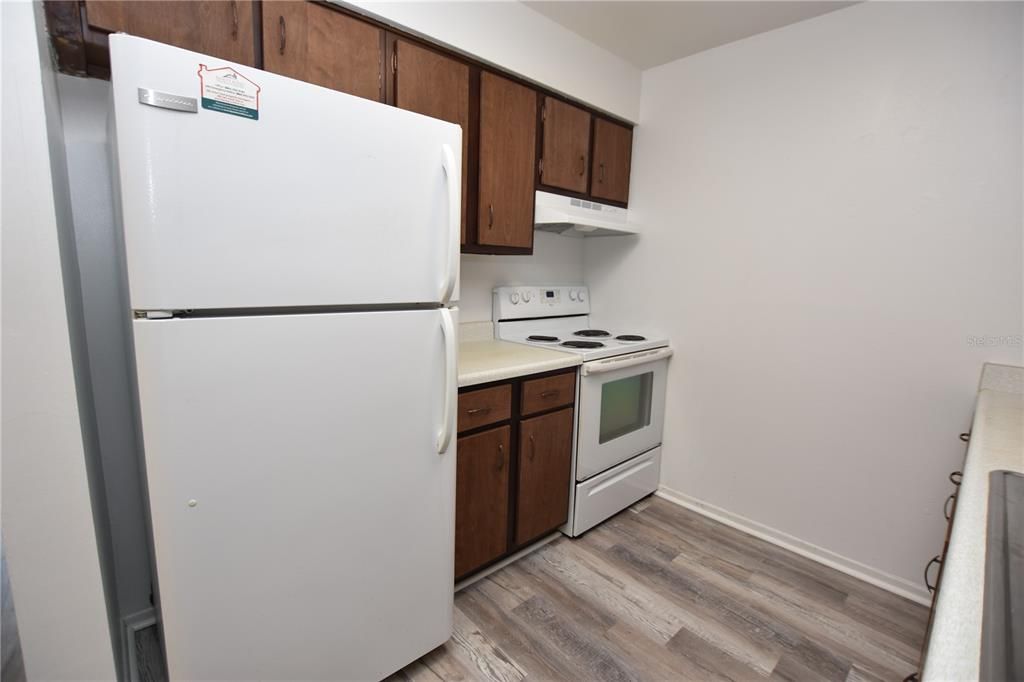 For Rent: $1,050 (1 beds, 1 baths, 1000 Square Feet)