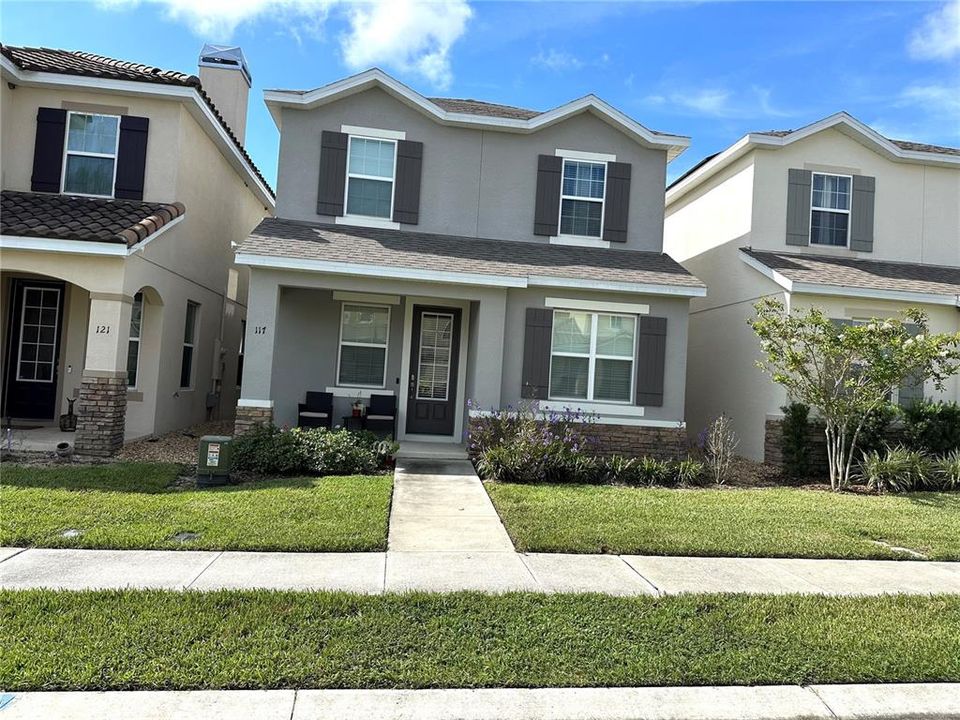 Active With Contract: $1,900 (4 beds, 2 baths, 1877 Square Feet)