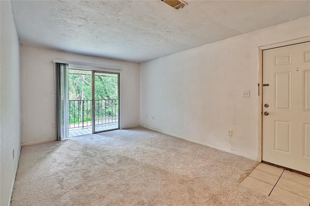 Active With Contract: $125,000 (1 beds, 1 baths, 580 Square Feet)