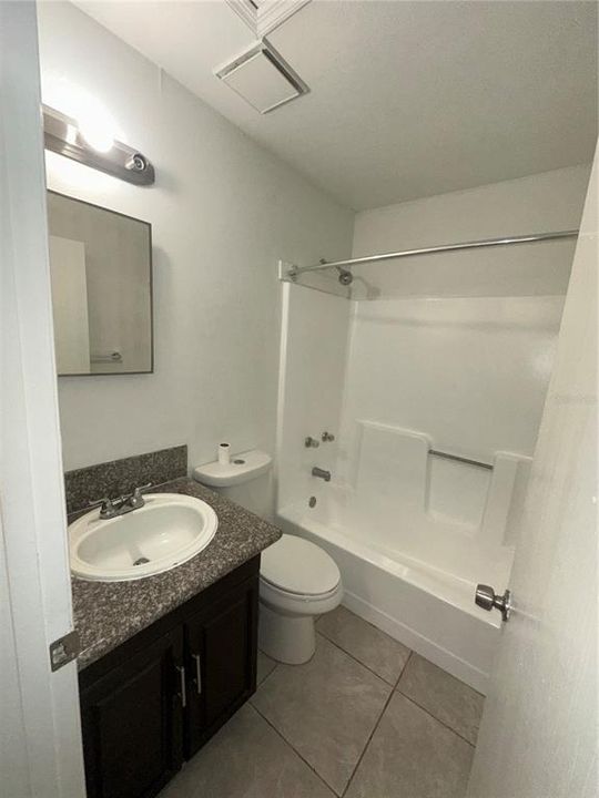 For Rent: $1,379 (2 beds, 1 baths, 938 Square Feet)