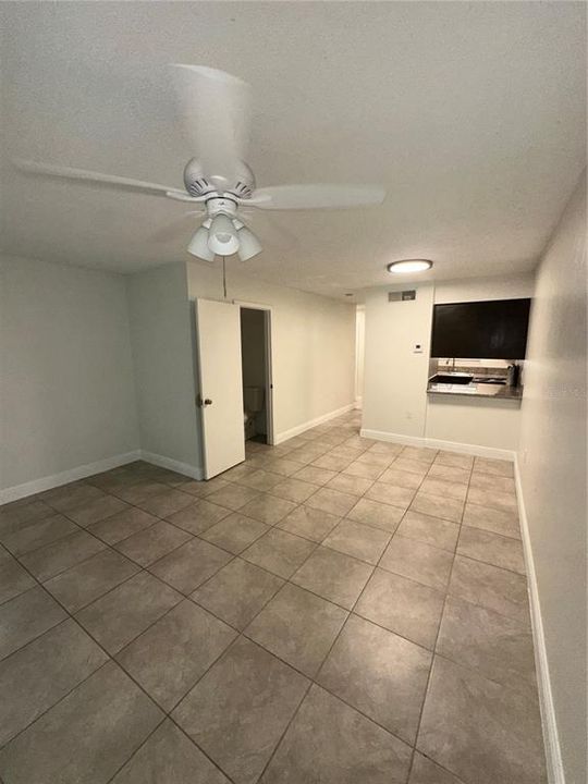 For Rent: $1,379 (2 beds, 1 baths, 938 Square Feet)