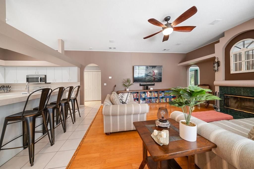 Kitchen Eating Area