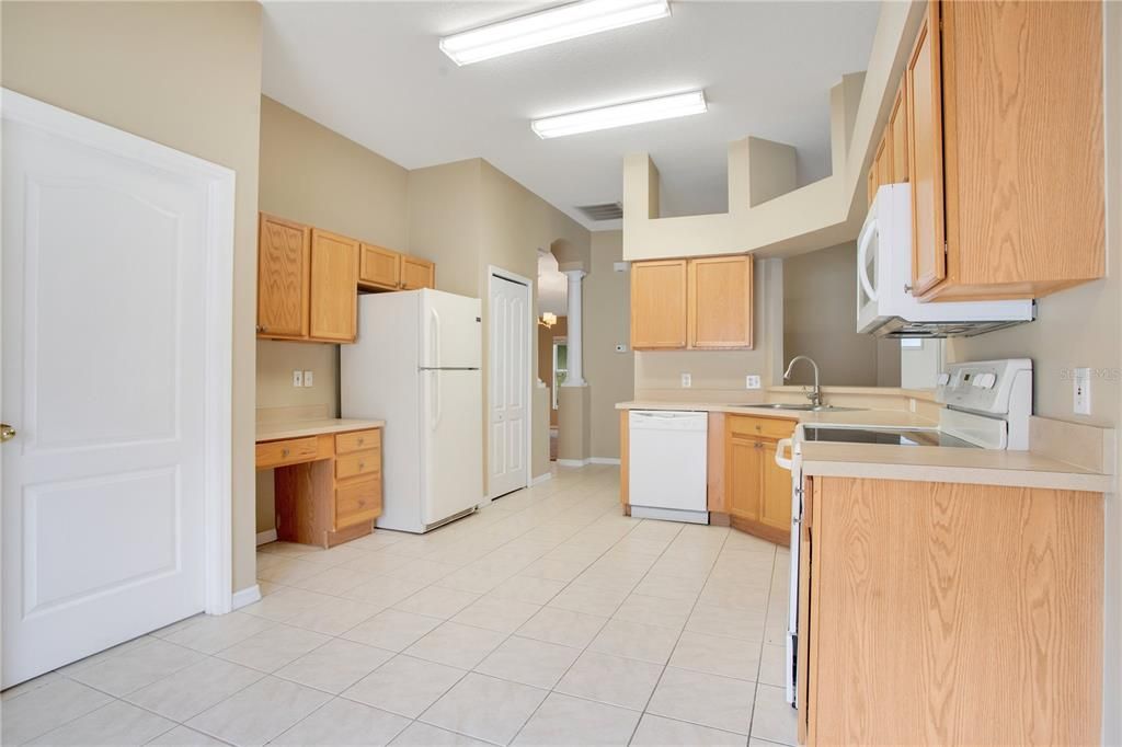 For Sale: $444,900 (4 beds, 2 baths, 2124 Square Feet)