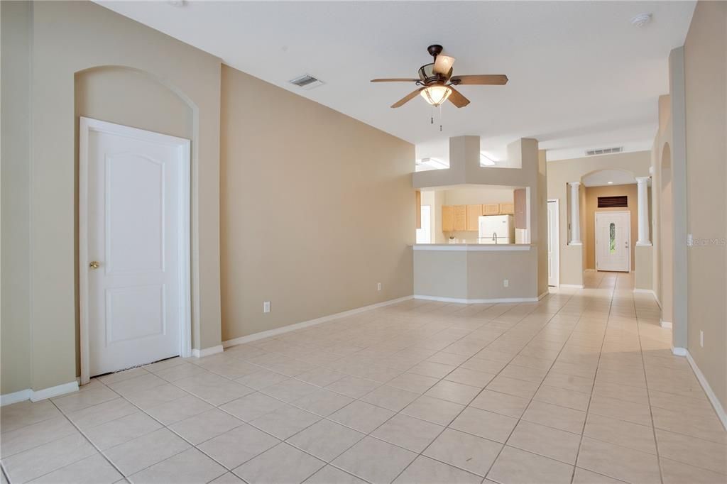 For Sale: $444,900 (4 beds, 2 baths, 2124 Square Feet)