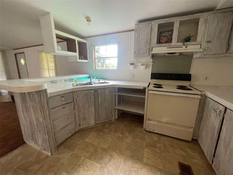 For Sale: $84,000 (3 beds, 2 baths, 980 Square Feet)