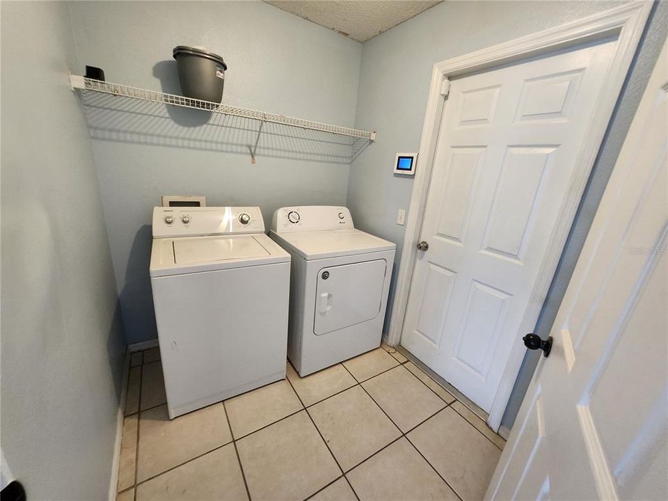 For Rent: $1,750 (3 beds, 2 baths, 1926 Square Feet)