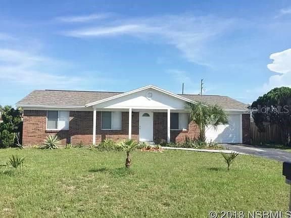 Recently Rented: $2,100 (3 beds, 1 baths, 988 Square Feet)