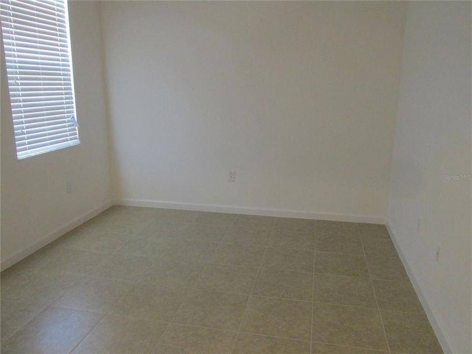 For Rent: $2,550 (3 beds, 2 baths, 1990 Square Feet)