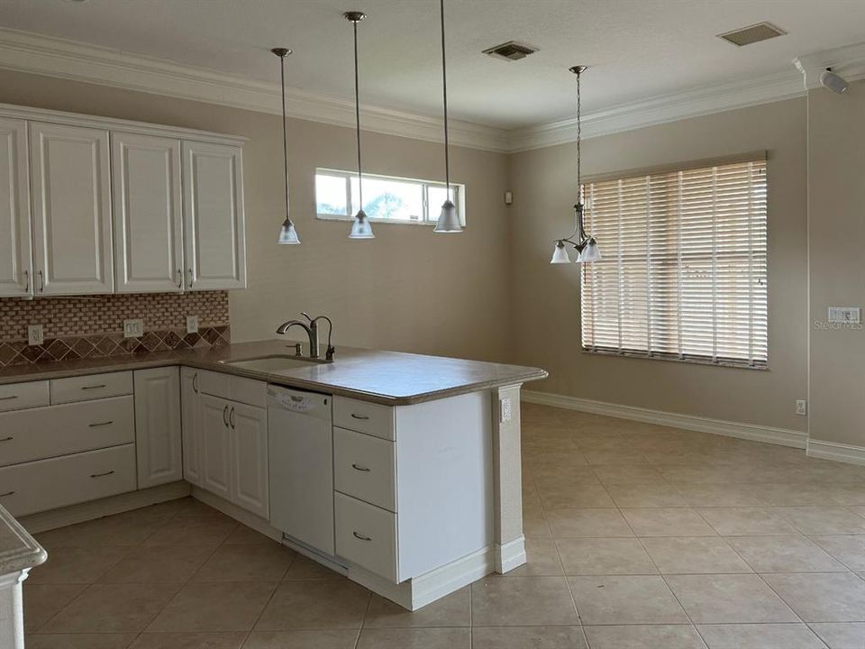 Kitchen overlooking breakfast nook