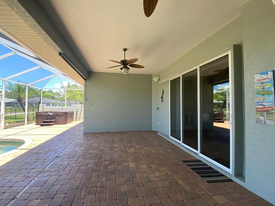 Lanai with view of hot tub