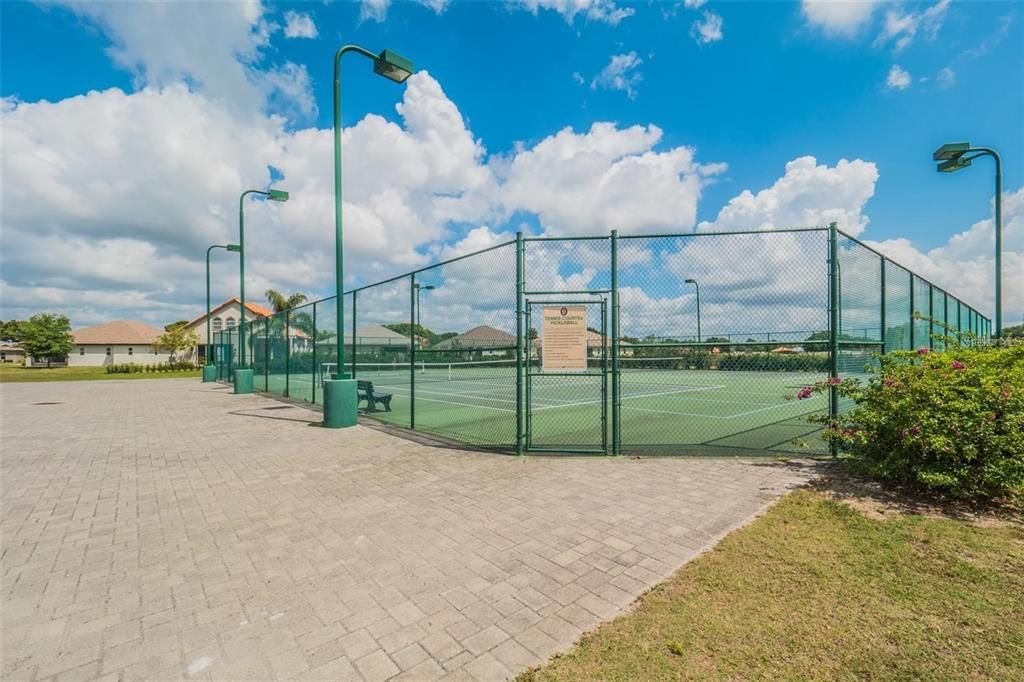 Deer Island Clubhouse tennis and pickleball courts