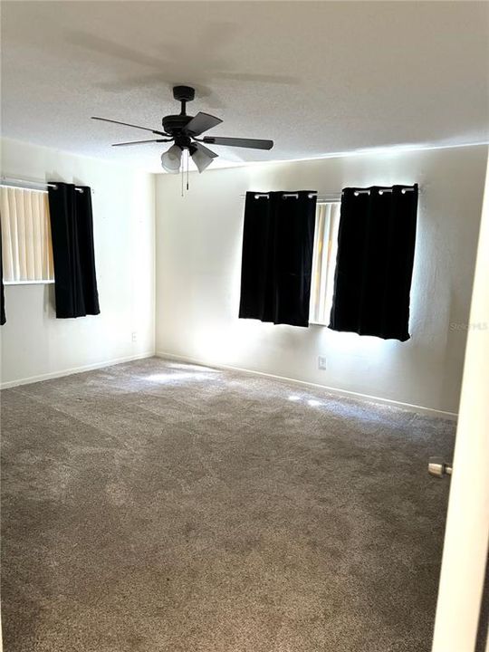 Active With Contract: $1,600 (2 beds, 1 baths, 850 Square Feet)