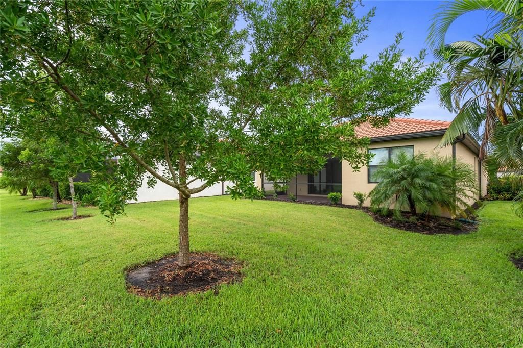 For Sale: $560,000 (2 beds, 2 baths, 1908 Square Feet)