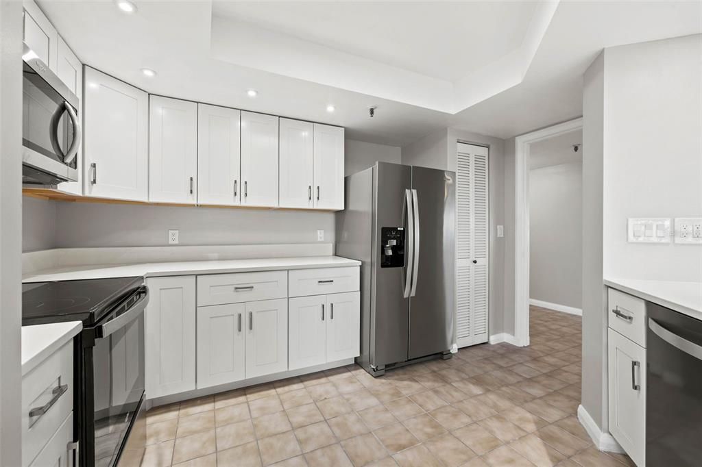 Active With Contract: $3,950 (2 beds, 2 baths, 1476 Square Feet)