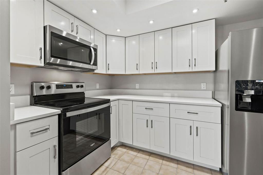 Active With Contract: $3,950 (2 beds, 2 baths, 1476 Square Feet)