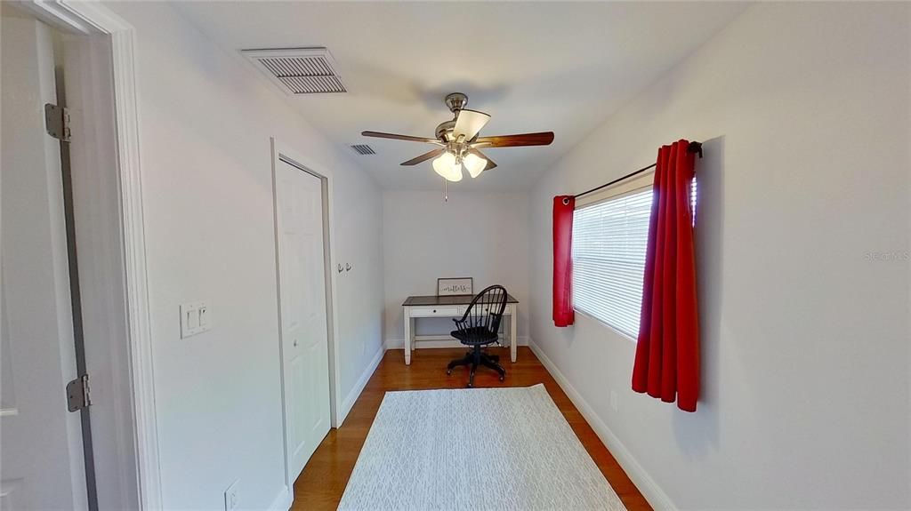 For Rent: $2,300 (3 beds, 2 baths, 980 Square Feet)