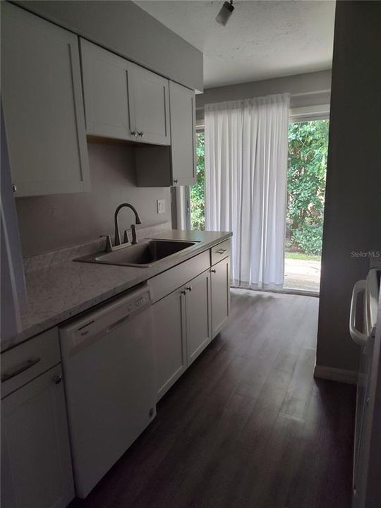 For Rent: $1,400 (2 beds, 1 baths, 1200 Square Feet)