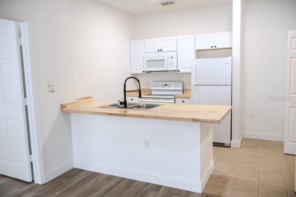 For Rent: $1,400 (1 beds, 1 baths, 615 Square Feet)