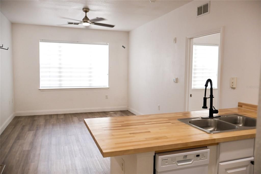 For Rent: $1,400 (1 beds, 1 baths, 615 Square Feet)