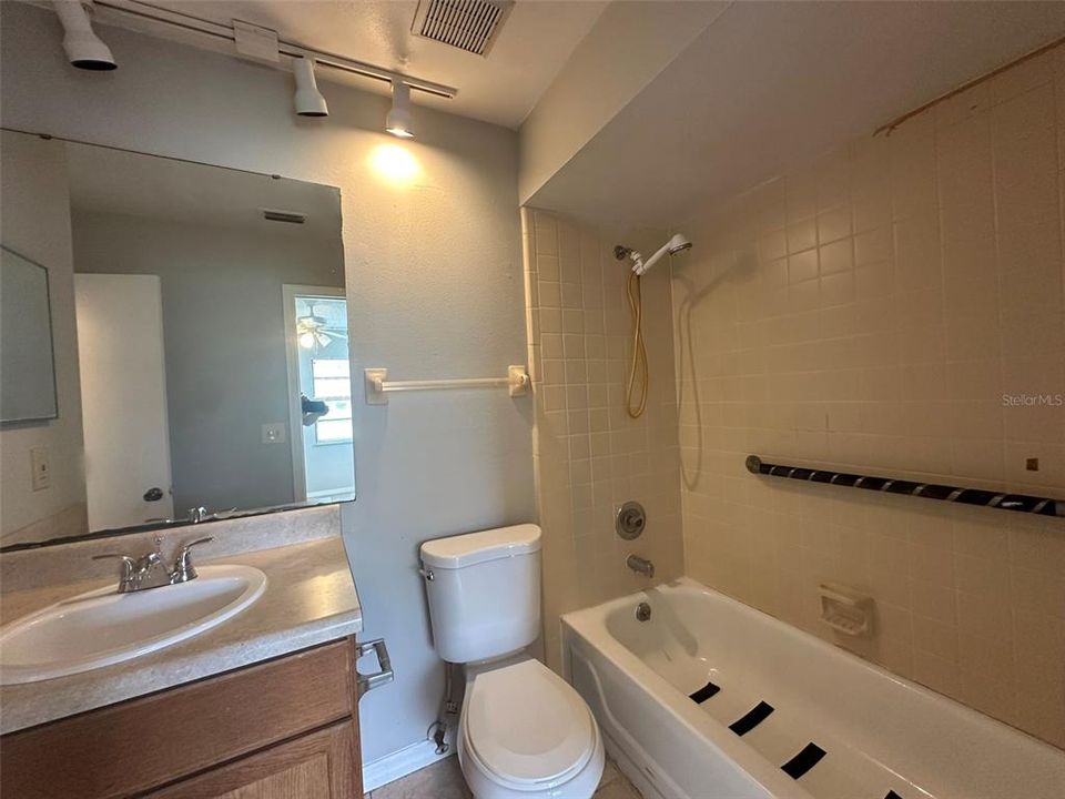 For Rent: $1,399 (2 beds, 2 baths, 2036 Square Feet)