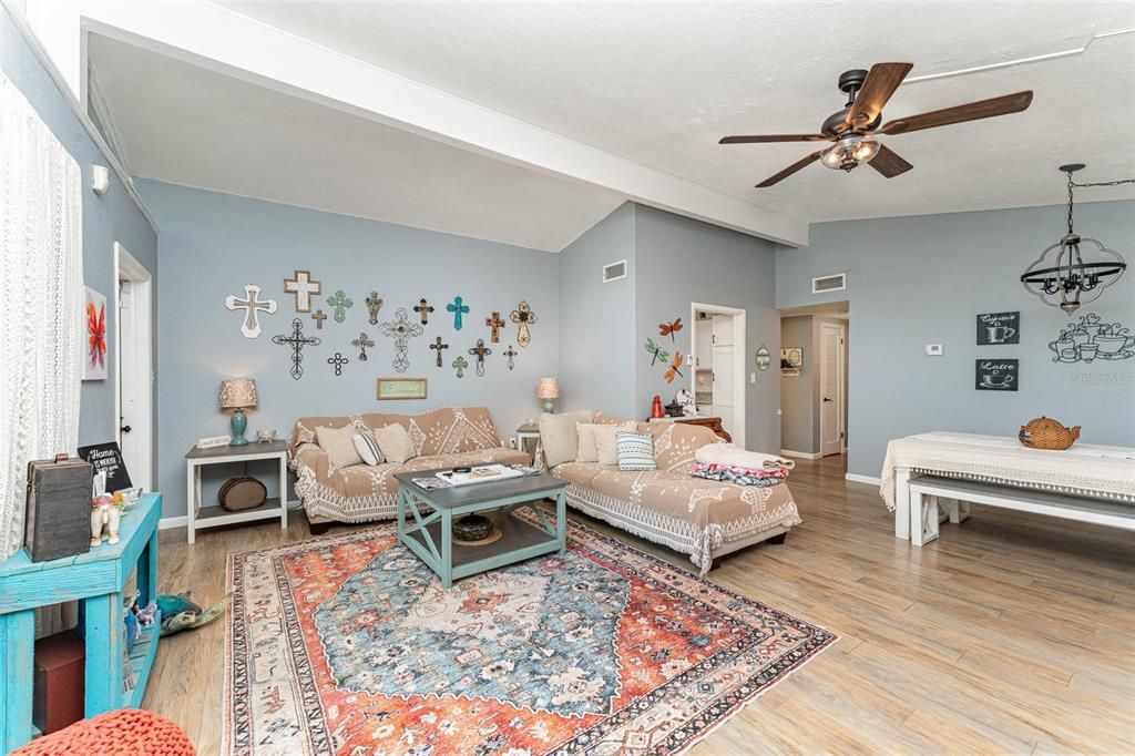 Active With Contract: $296,000 (4 beds, 2 baths, 1652 Square Feet)