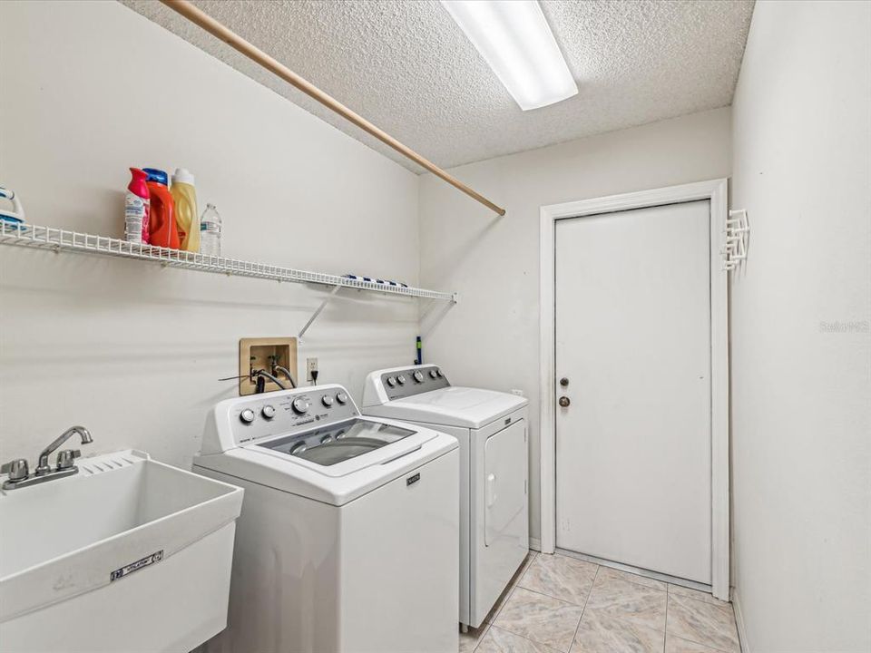 Active With Contract: $439,900 (3 beds, 2 baths, 2050 Square Feet)