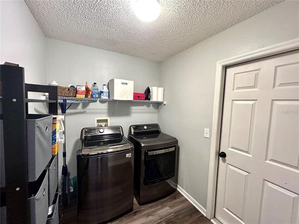 For Rent: $3,895 (4 beds, 2 baths, 2560 Square Feet)